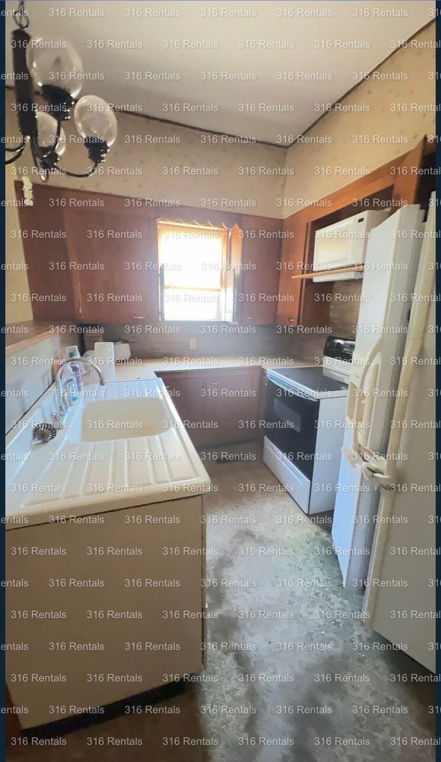 Foto del edificio - $1200 - 4 bed 2 bath - Single Family Home