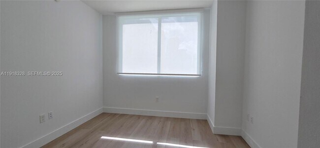 Foto del edificio - 244 Biscayne Blvd