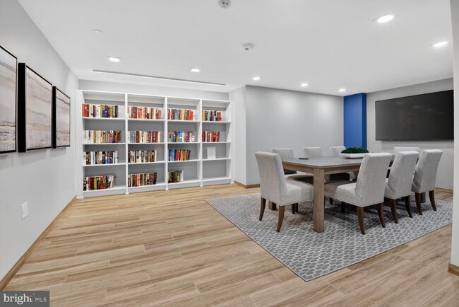 Foto del edificio - 1808 Old Meadow Rd