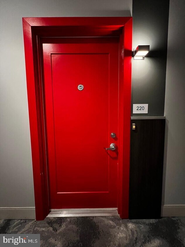 989 S Buchanan St Unit 220, Arlington, VA 22204 Room for Rent in Arlington, VA