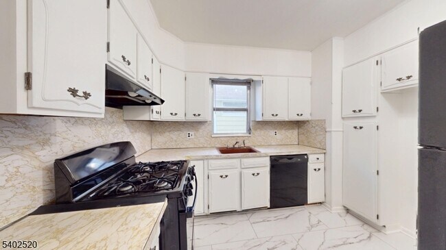 Foto del edificio - 225 Ward Pl