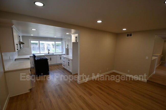 Foto del edificio - 3621 Miramar Way