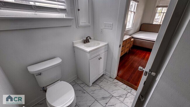 Foto del edificio - Spacious 5bd/2ba Near Camups!