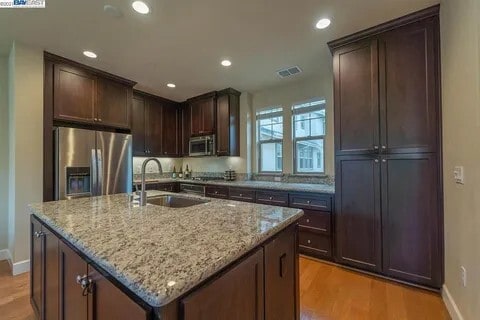 Building Photo - 833 Tranquility Cir