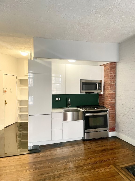 Building Photo - 51 Leroy St