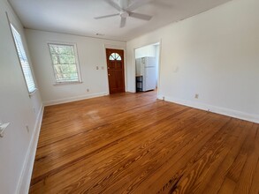 Building Photo - 714 E 54th St