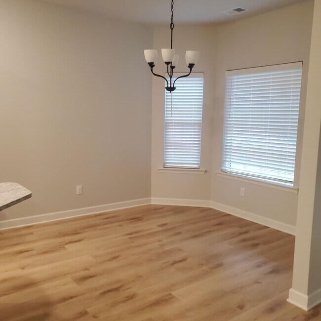 Foto del edificio - 6195 Clover Ct