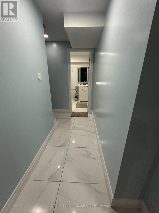 Building Photo - 2292 Buroak Dr