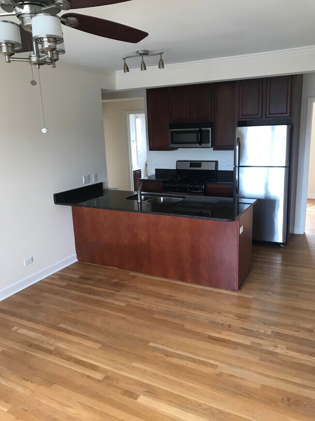 Foto del edificio - 6416 N Paulina St