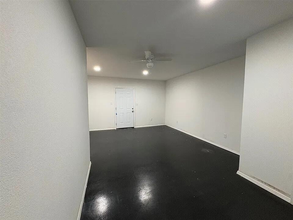 Foto del edificio - 8112 Melrose Ct W