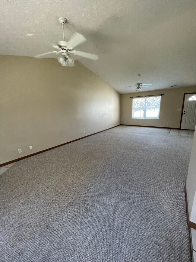 Building Photo - 2 Bedroom, 2 Bath Duplex In Lindberg Village