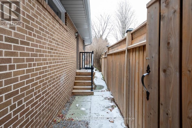 Building Photo - 3 Minorca Pl