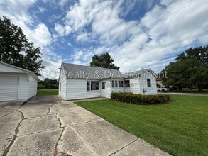 Building Photo - 33W249 Butterfield Rd