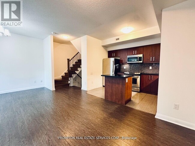 Building Photo - 19 Anndale Dr