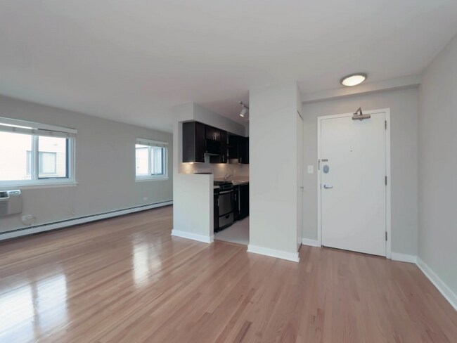 Building Photo - 501 W Belmont Ave