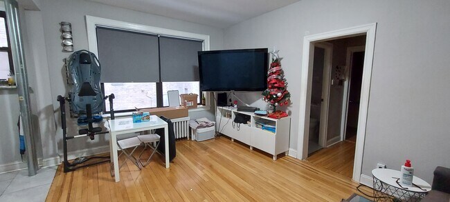 Foto del edificio - 56 Glenwood Ave