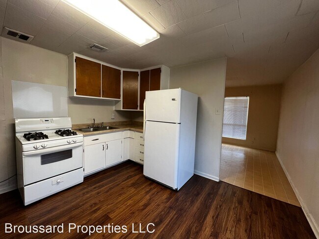 Building Photo - 3 br, 1.5 bath House - 118 Sorority Drive