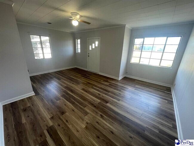 Foto del edificio - 2124 N Governor Williams Hwy