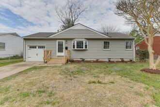 Building Photo - 213 Clemwood Pkwy