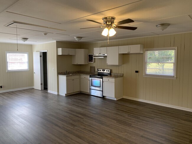 Building Photo - 247 Sherwood Dr