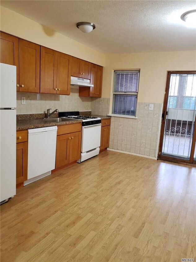 Primary Photo - 108-36-108-64 64th Ave