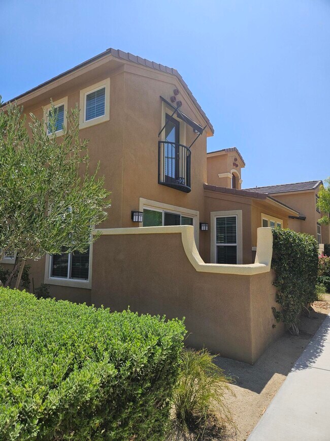 Foto del edificio - 52414 Hawthorn Ct