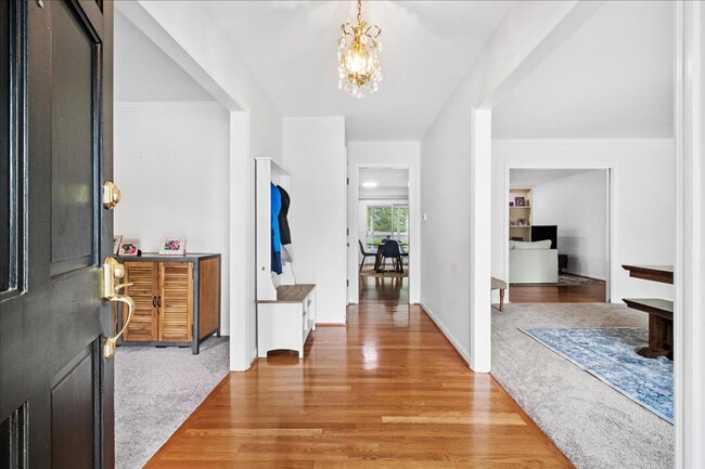 Foto del edificio - Spacious Ranch in Des Peres