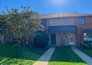 Building Photo - 102 Caernarvon Ct