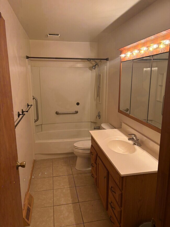 Foto del edificio - 3815 Dexter Ave