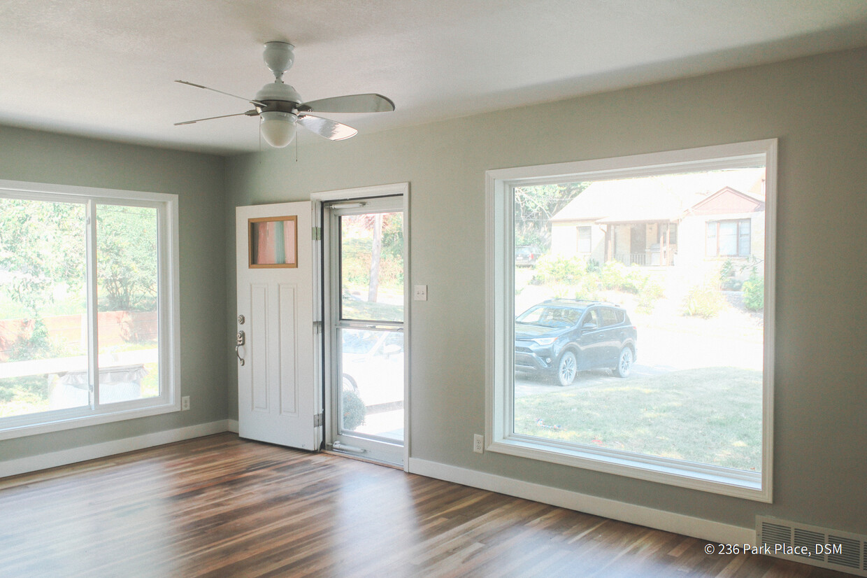 Spacious and light filled living room - 236 Park Pl