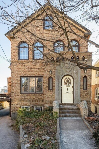 Building Photo - 3212 Cambridge Ave