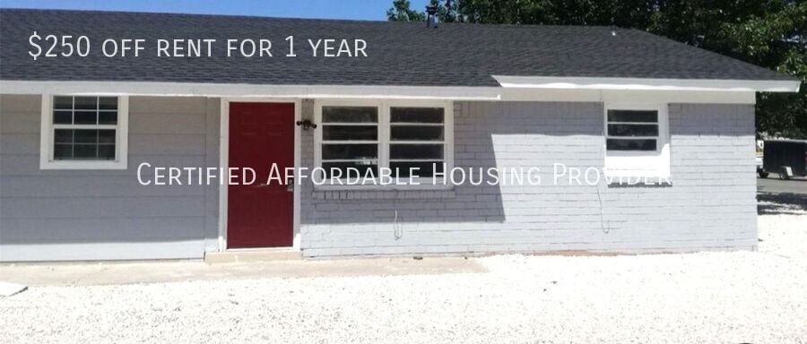 Primary Photo - 1710 E Dartmouth St