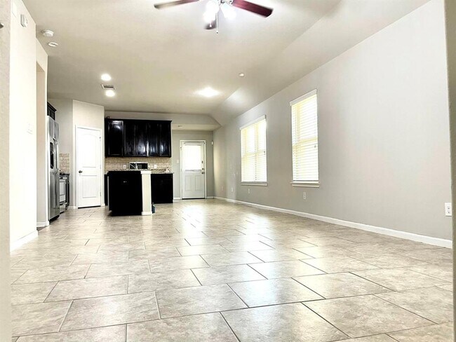 Building Photo - 12121 Parade Park Pl