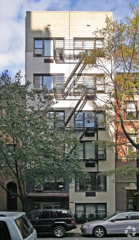 Foto principal - 119 East 83rd Street