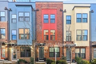 Building Photo - 6206 Enquirer St