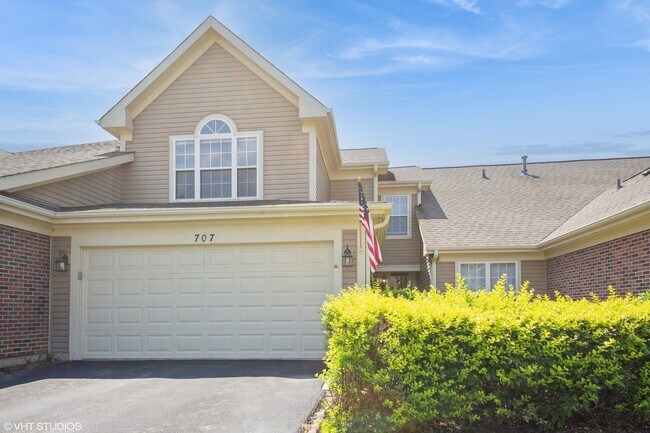 Foto del edificio - 707 Clover Hill Ct