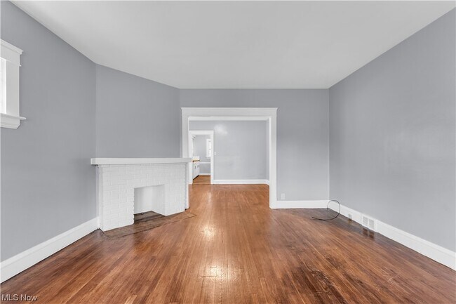 Foto del edificio - 1239 W 115th St
