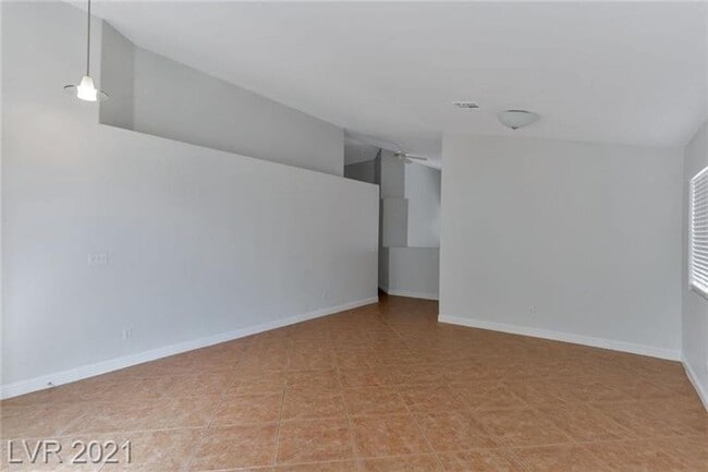 Building Photo - Fresh & Clean Single-Story Home in Gated C...
