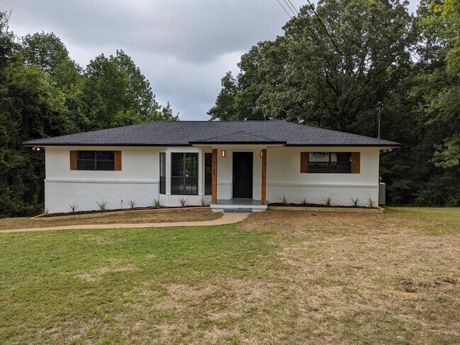 Building Photo - 7714 Basswood Dr