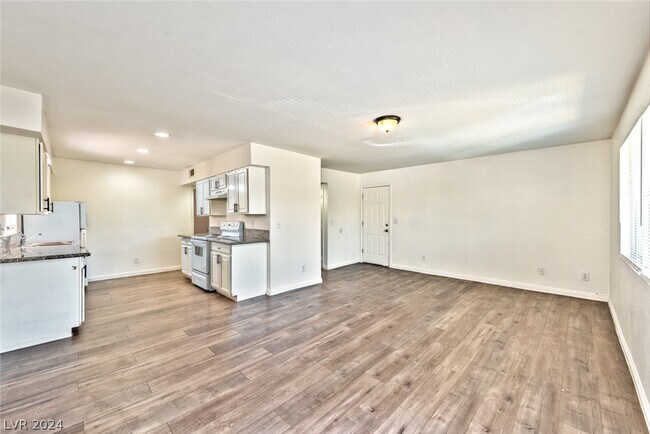 Building Photo - 29 Gold Bar Ct