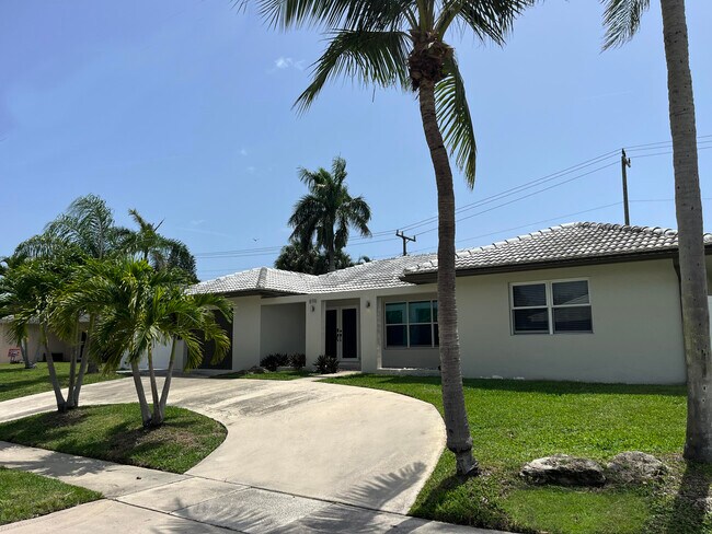 Foto del edificio - 898 SW 12th Terrace