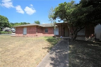 Building Photo - 7017 Crosswood Dr
