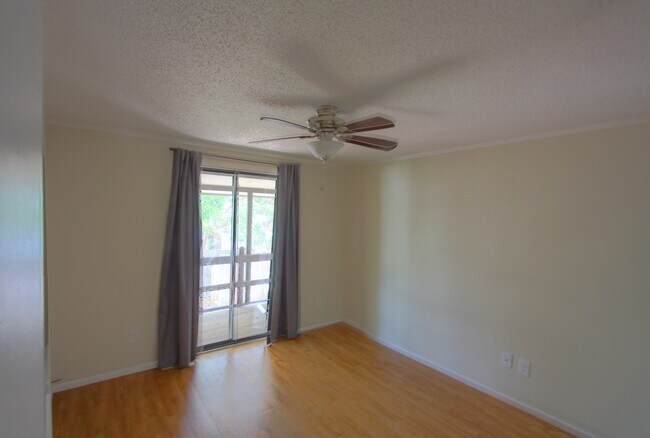 Foto del edificio - 207 Shore T Rd