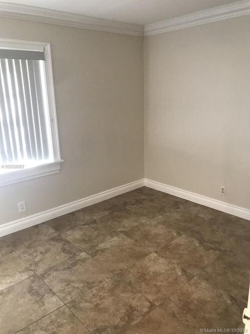 Foto del edificio - 838 Twin Lakes Dr