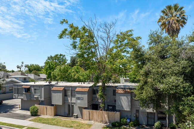 Imagen alternativa - 1135 N Madison St