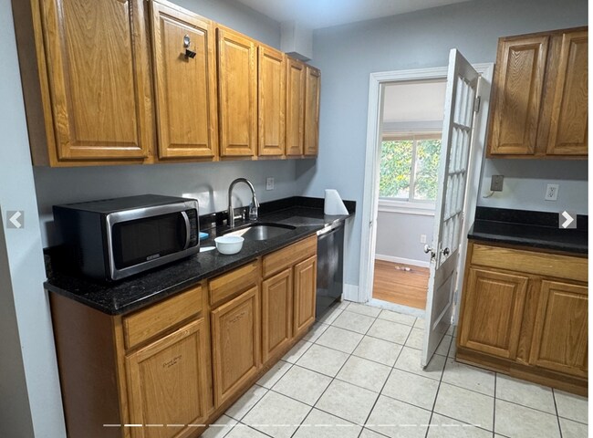 Building Photo - 40 Plymouth St