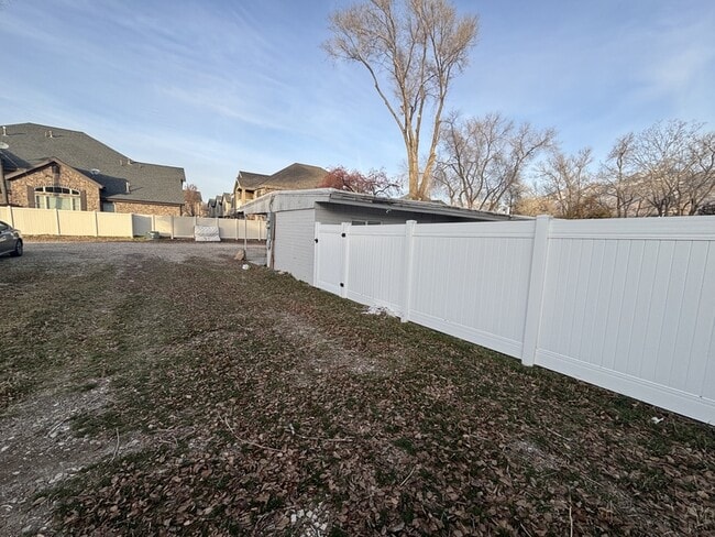 Building Photo - 13413 Minuteman Dr