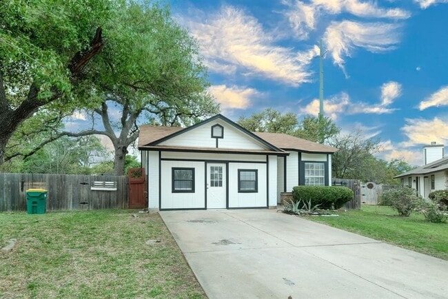 Building Photo - 1301 Black Cherry Dr