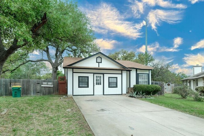 Foto del edificio - 1301 Black Cherry Dr
