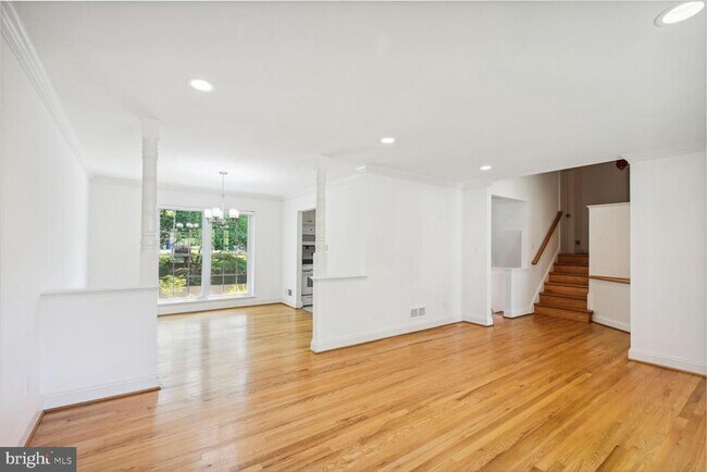 Foto del edificio - 5916 Greentree Rd